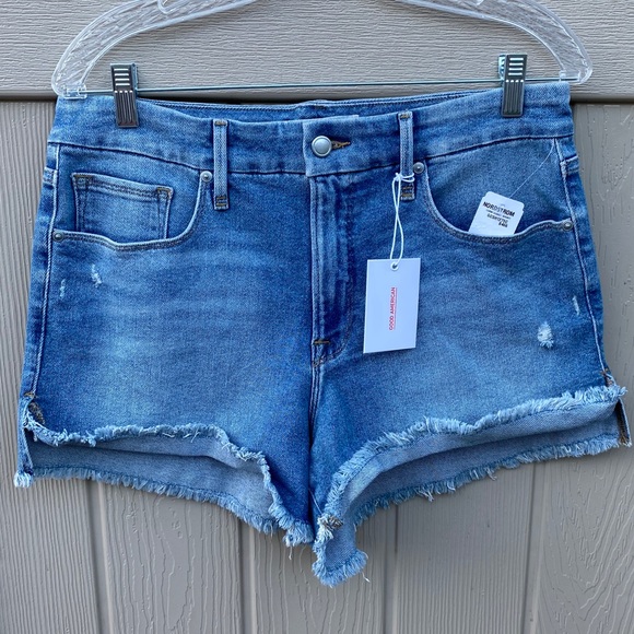 Good American Pants - NWT Good American Curvy High Rise Denim Shorts!